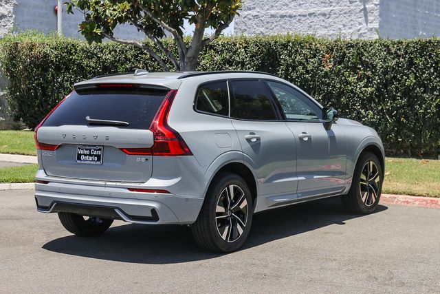 2026 Volvo XC60 Plus - Photo 8