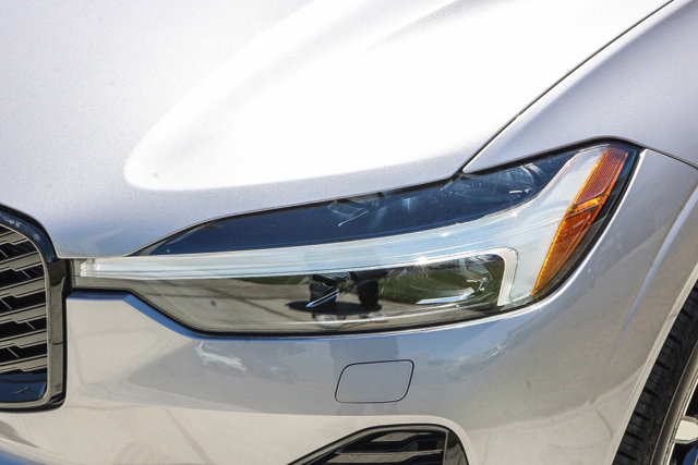 New 2026 Volvo XC60 plug-in hybrid T8 Plus SUV