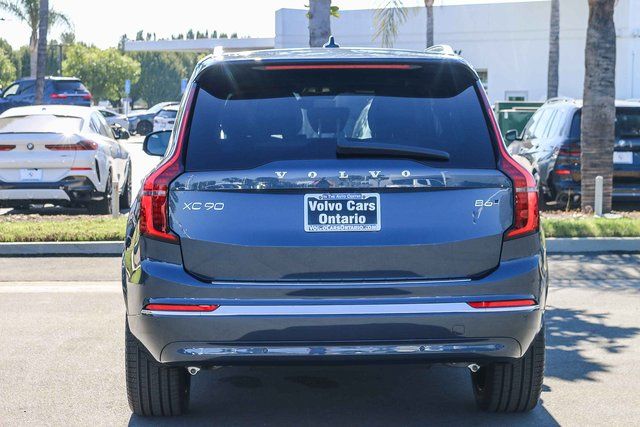 2026 Volvo XC90 Plus - Photo 7