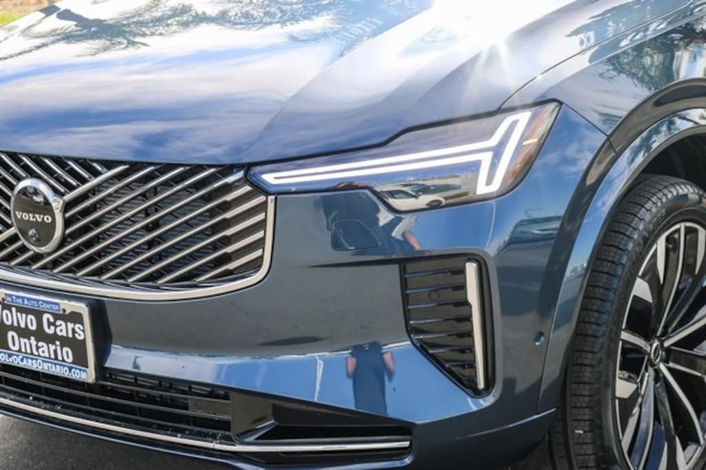 New 2026 Volvo XC90 B6 Plus 7-Seater SUV