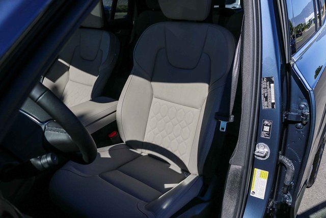 2026 Volvo XC90 Plus - Photo 25