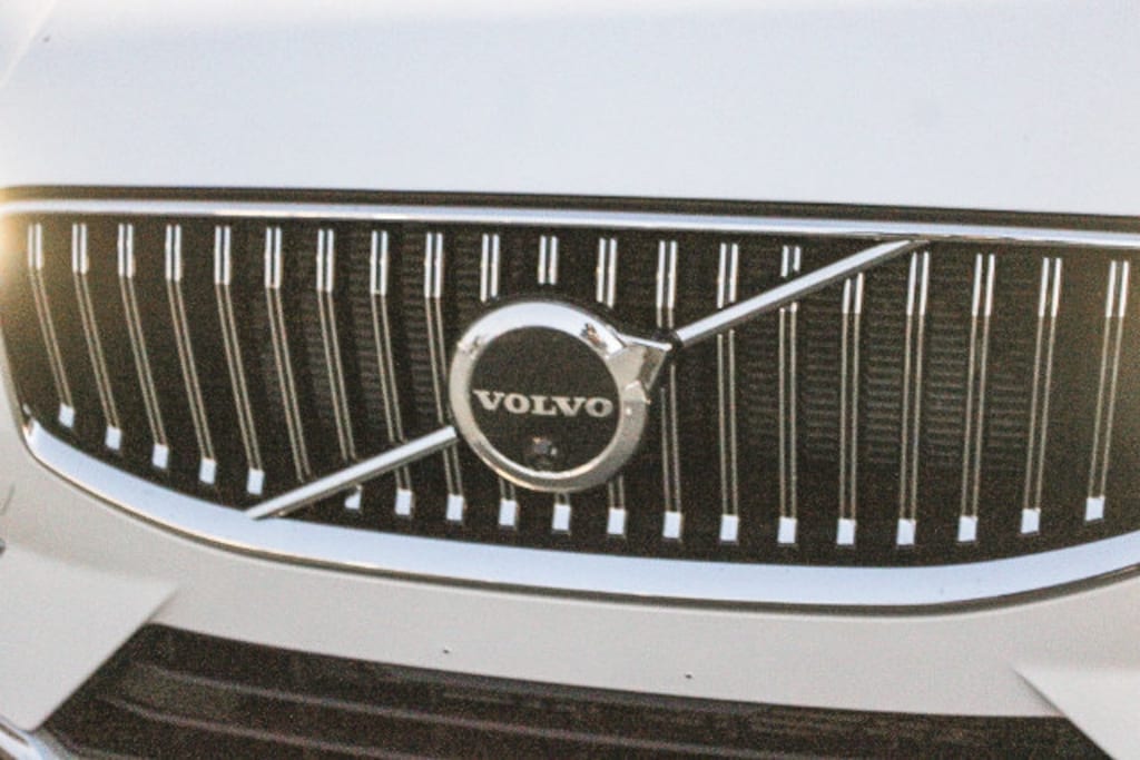 Used 2023 Volvo XC60 B5 Ultimate Bright Theme SUV