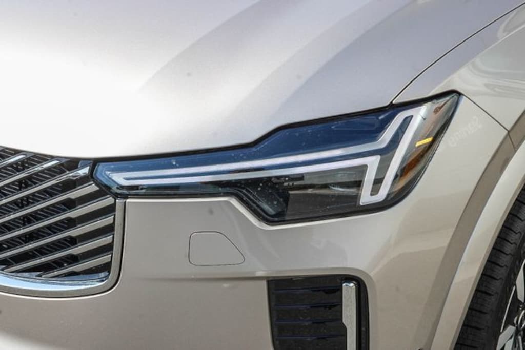 New 2026 Volvo XC90 plug-in hybrid T8 Plus 7-Seater SUV