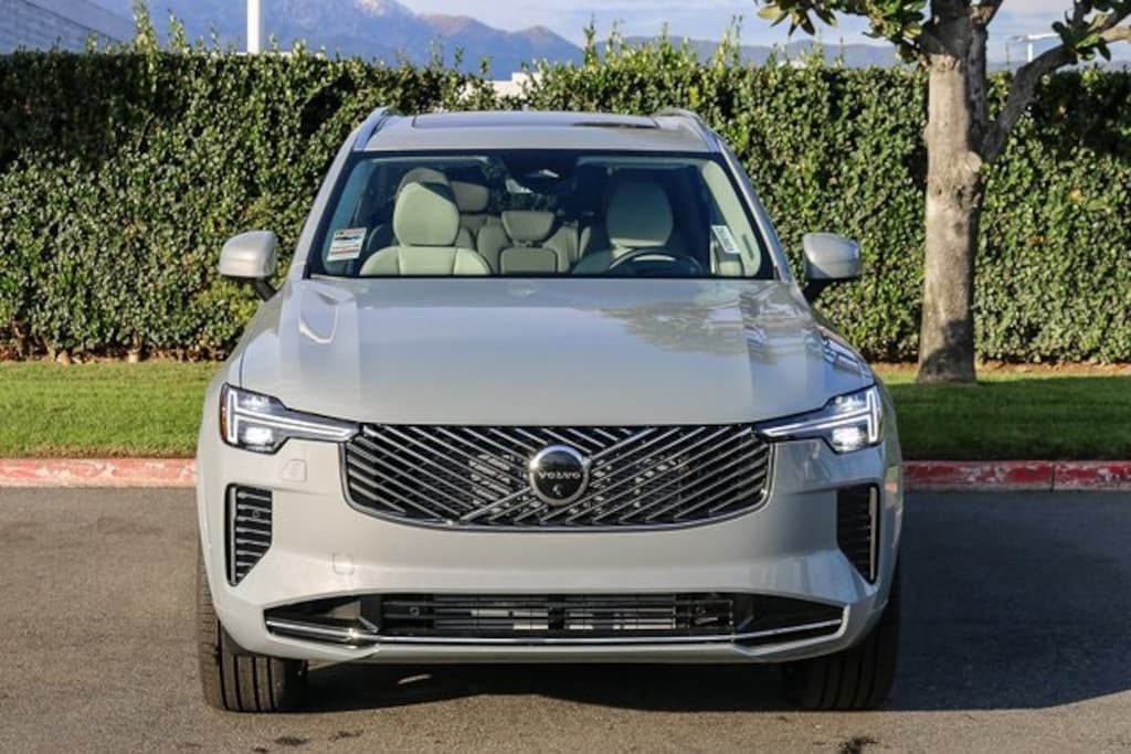 New 2026 Volvo XC90 plug-in hybrid T8 Ultra 7-Seater SUV