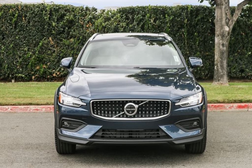 New 2026 Volvo V60 Cross Country B5 Plus Wagon