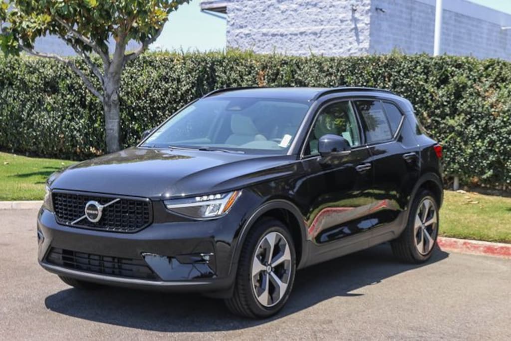 New 2026 Volvo XC40 B5 Plus SUV