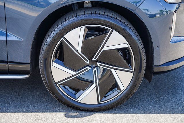 2025 Volvo EX90 Ultra - Photo 10