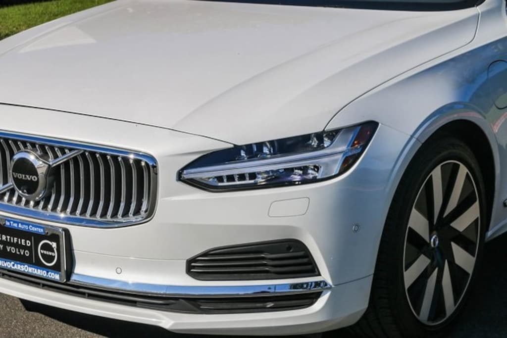 Certified 2024 Volvo S90 plug-in hybrid Sedan