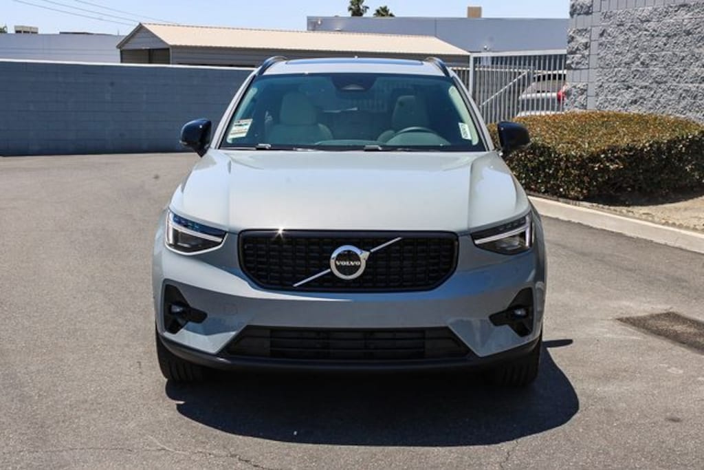 New 2026 Volvo XC40 B5 Plus SUV