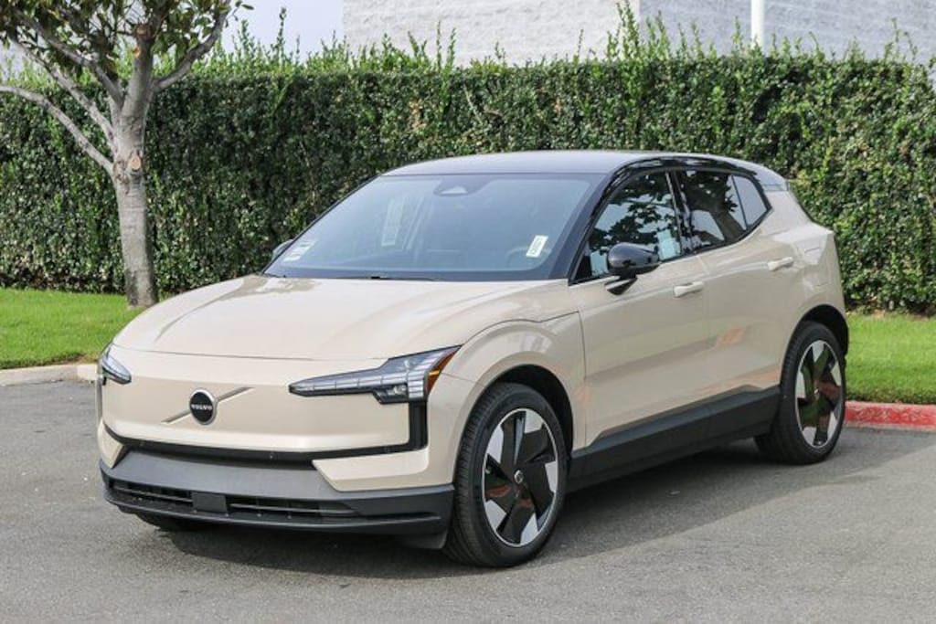 New 2026 Volvo EX30 Twin Motor Plus SUV