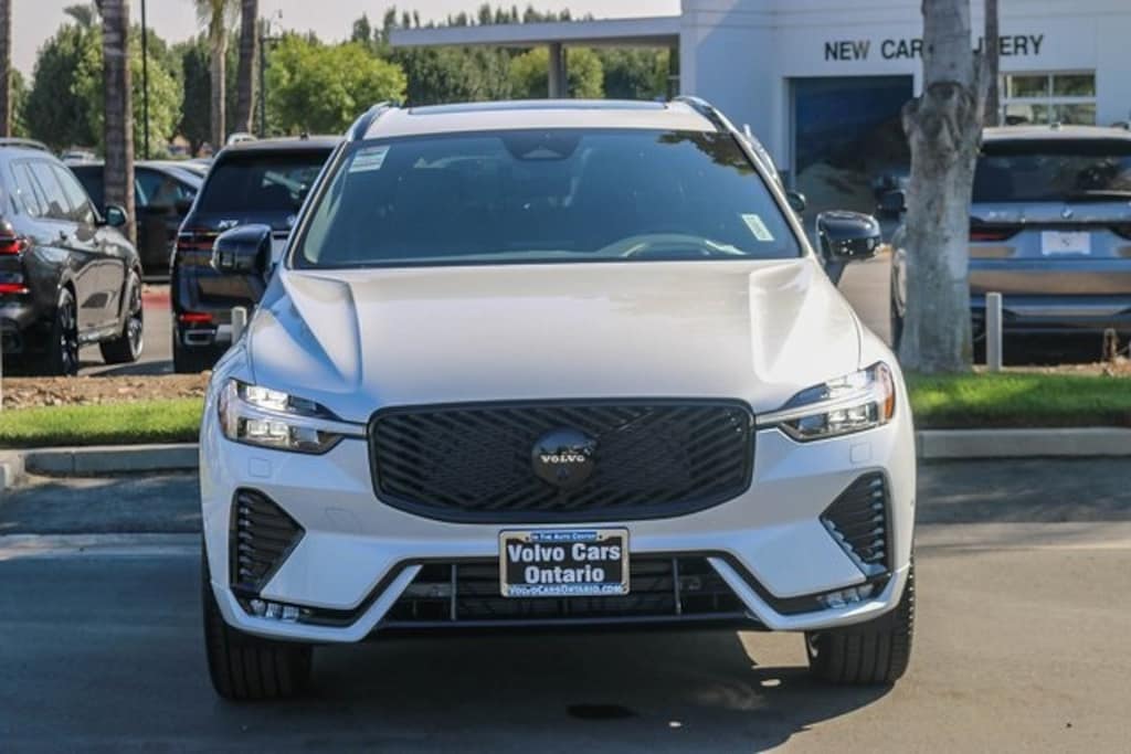 New 2026 Volvo XC60 B5 Ultra Black Edition SUV