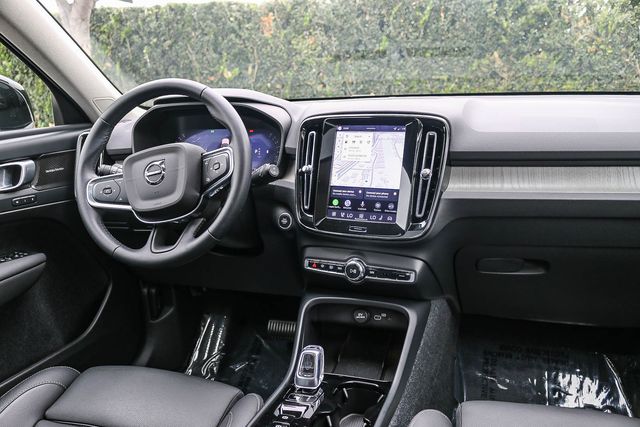2026 Volvo XC40 Ultra - Photo 13