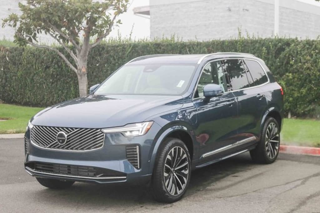 New 2026 Volvo XC90 plug-in hybrid T8 Ultra 7-Seater SUV