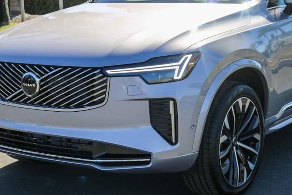 New 2026 Volvo XC90 B6 Plus 7-Seater SUV