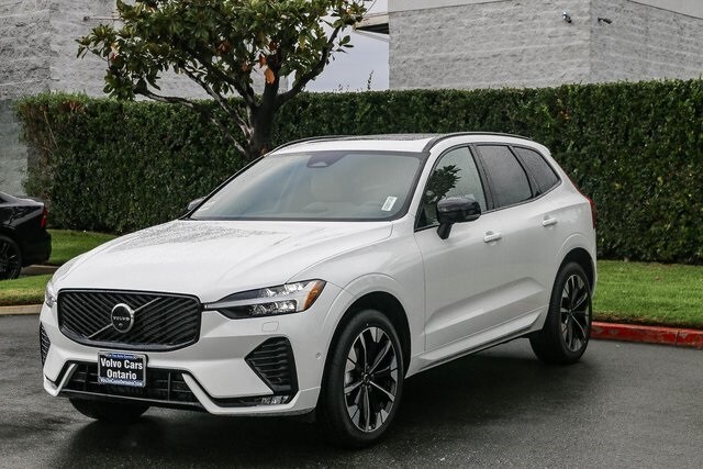 2026 Volvo XC60 B5 Plus photo 3