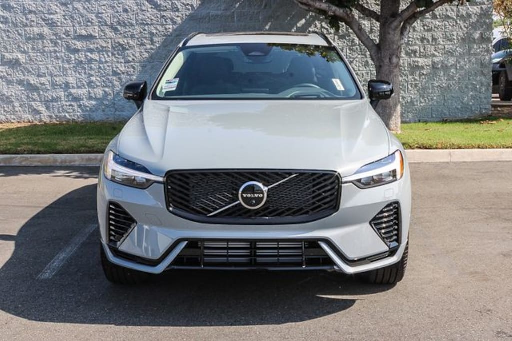 New 2026 Volvo XC60 plug-in hybrid T8 Ultra SUV