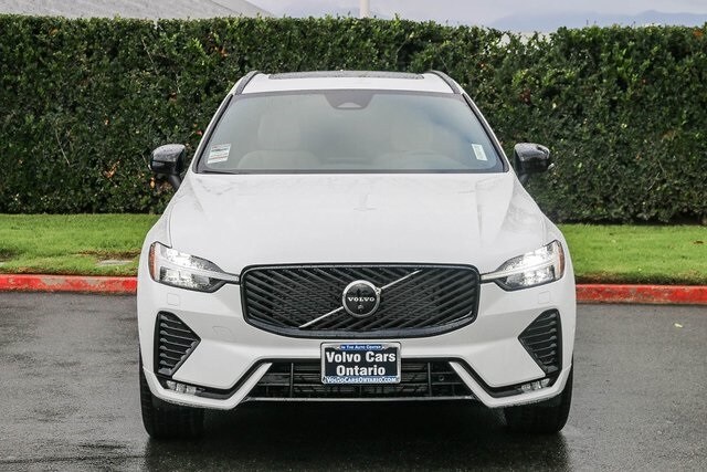 2026 Volvo XC60 B5 Plus photo 2