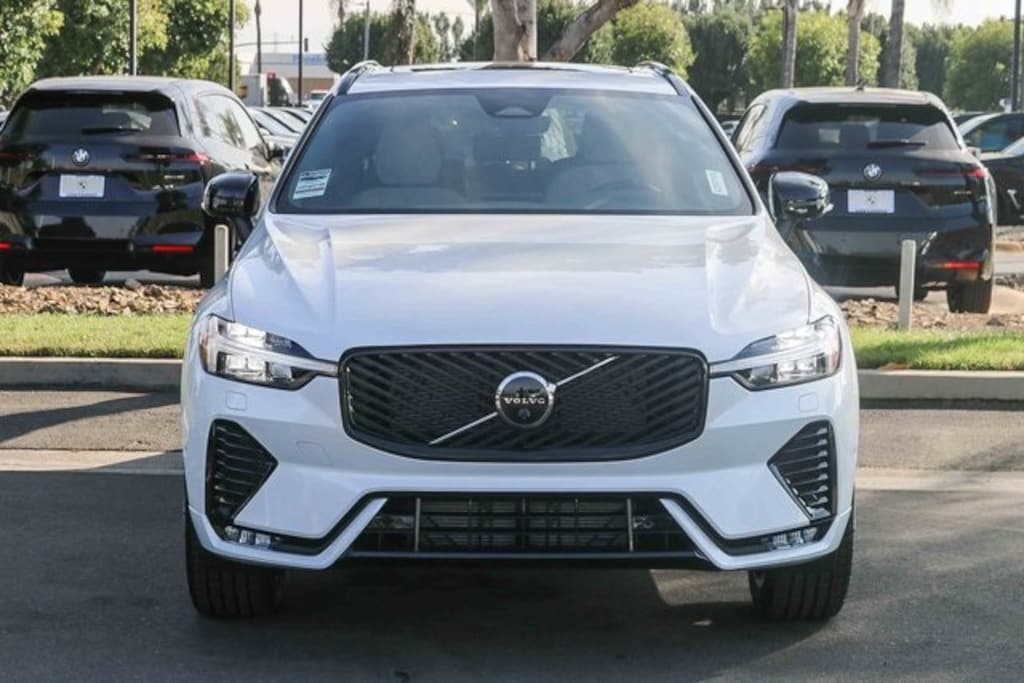 New 2026 Volvo XC60 B5 Plus SUV