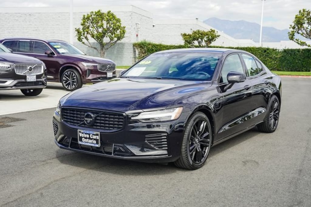 Certified 2022 Volvo S60 Recharge Plug-In Hybrid T8 Black Edition R-Design Extended Range Sedan