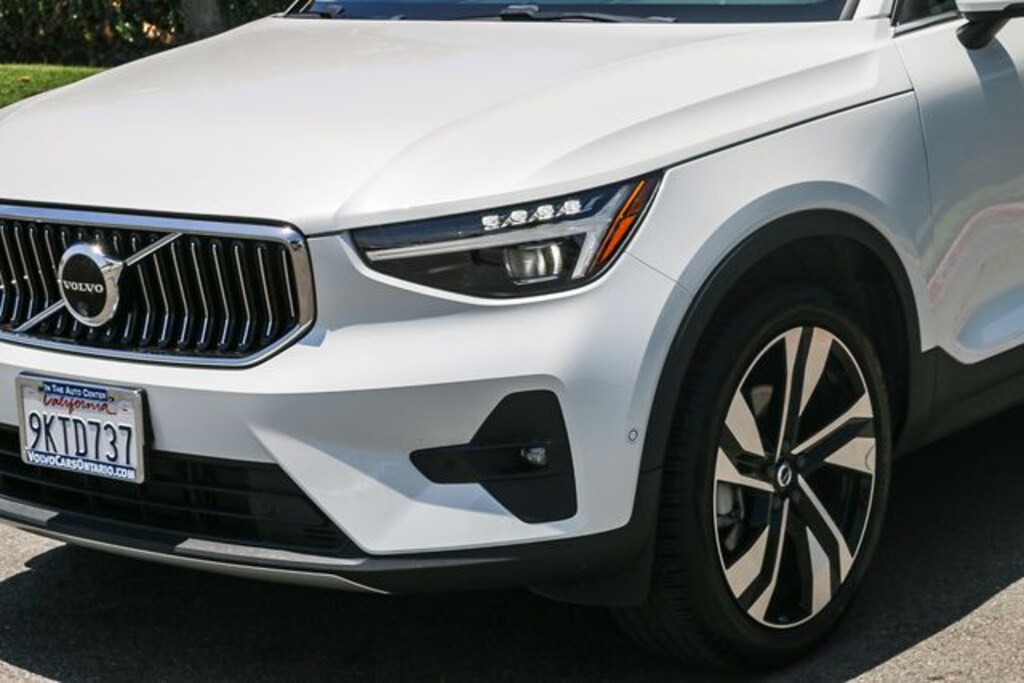 Used 2024 Volvo XC40 B5 Plus Bright Theme SUV
