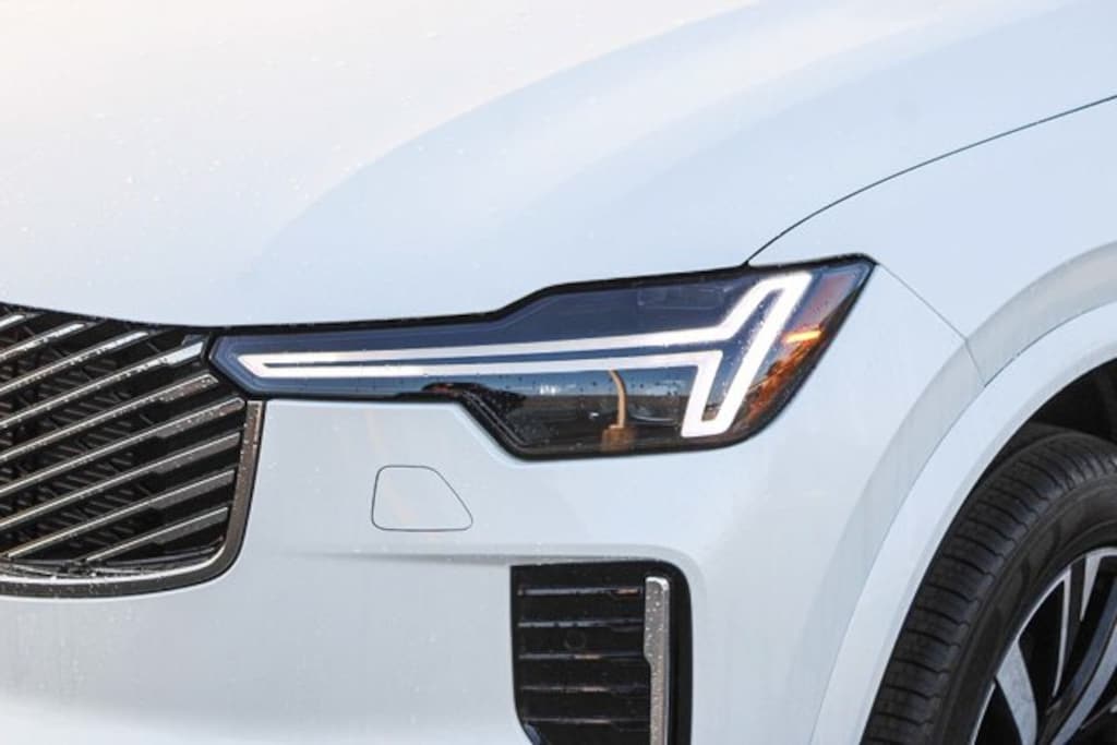 New 2026 Volvo XC90 B5 Core SUV