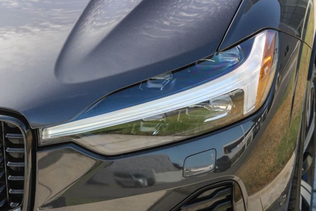 Certified 2024 Volvo XC60 plug-in hybrid Ultimate SUV