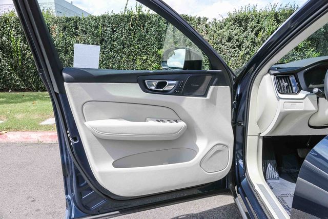 2026 Volvo XC60 Ultra - Photo 25