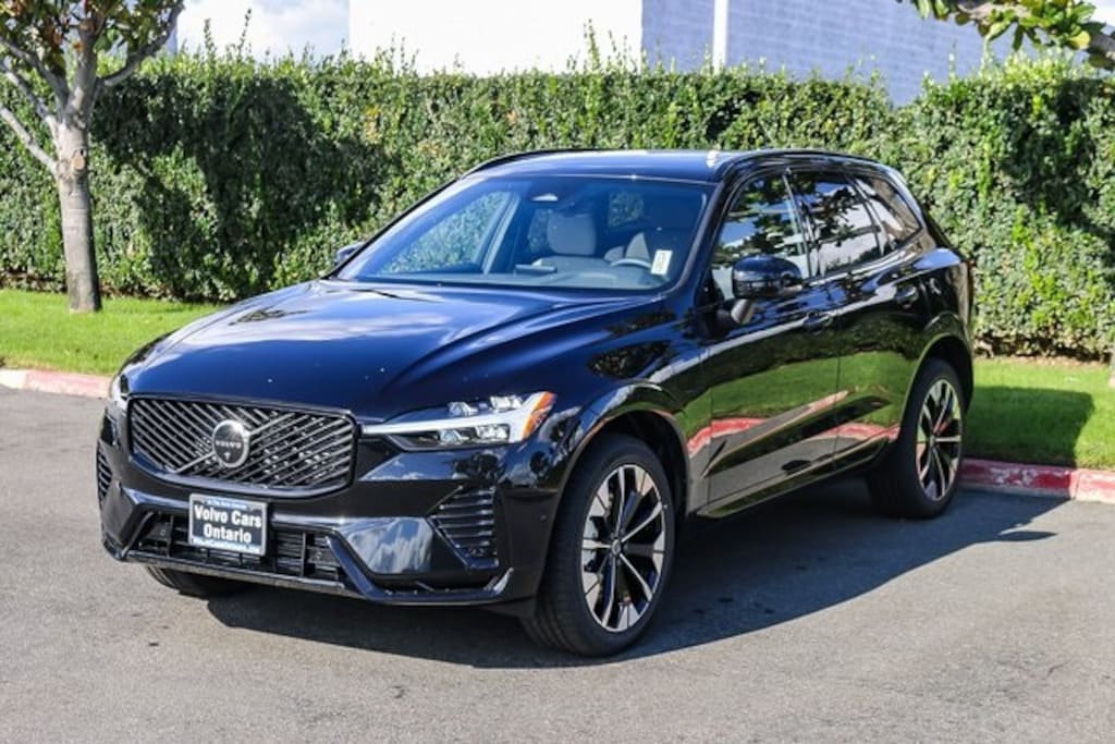 New 2026 Volvo XC60 plug-in hybrid T8 Plus SUV