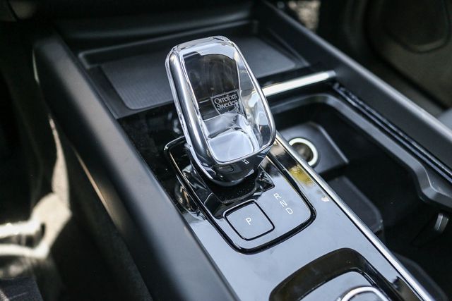 2026 Volvo XC60 Plus - Photo 27