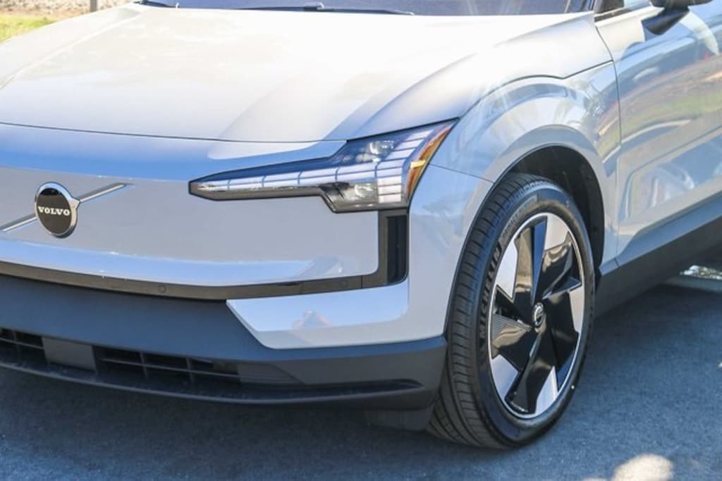 New 2025 Volvo EX30 Twin Motor Plus SUV