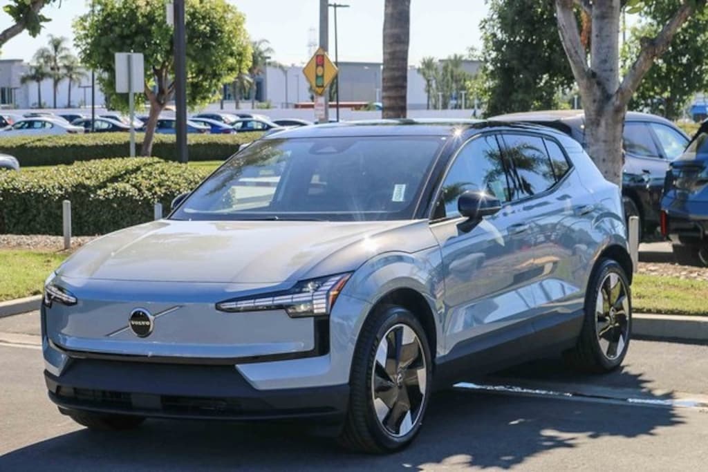 New 2025 Volvo EX30 Twin Motor Plus SUV