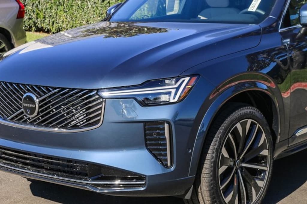 New 2026 Volvo XC90 B6 Plus 7-Seater SUV