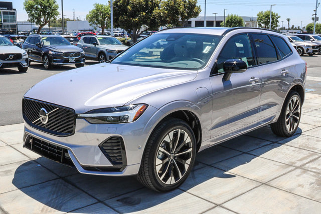 New 2026 Volvo XC60 plug-in hybrid T8 Plus SUV