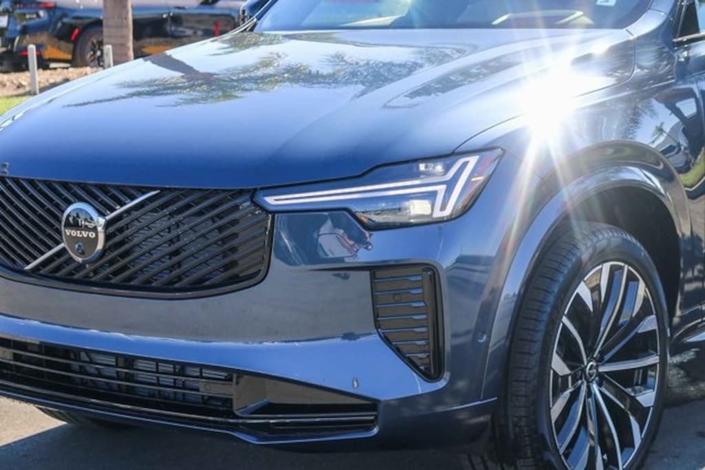 New 2026 Volvo XC90 B6 Ultra Dark Theme 7-Seater SUV