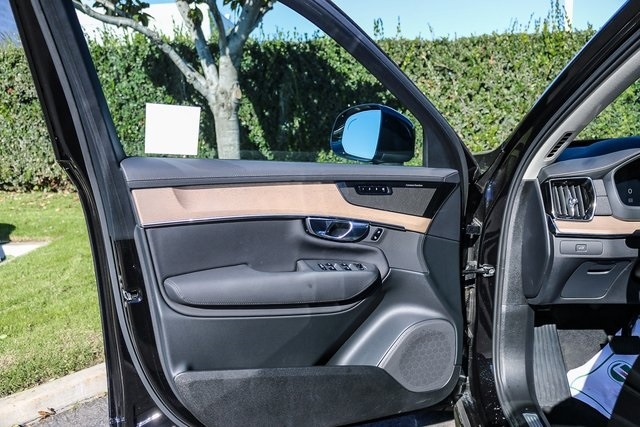 2025 Volvo XC90 Plus - Photo 24