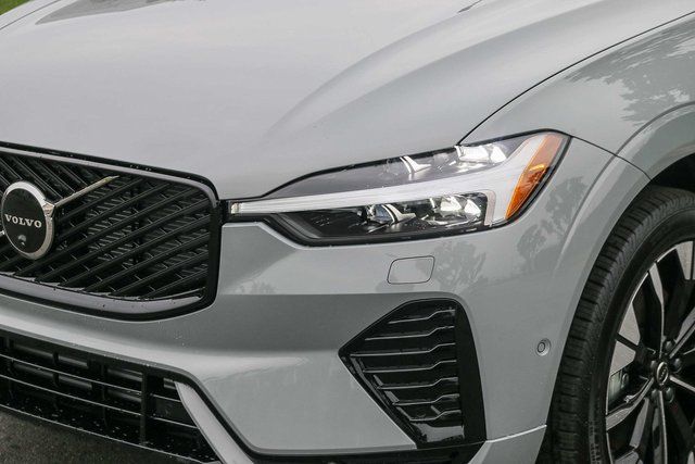 2026 Volvo XC60 Plus