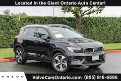 2025 Volvo XC40 B5 Core SUV