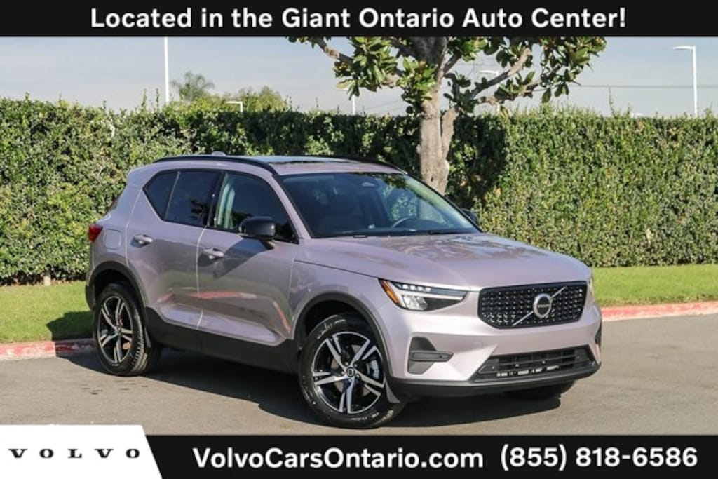 New 2026 Volvo XC40 B4 Core SUV