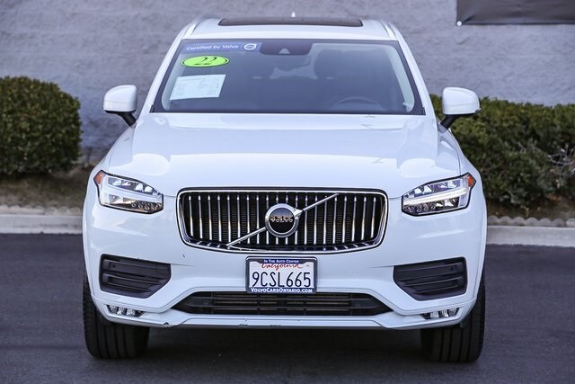2022 Volvo XC90 T5 Momentum photo 2