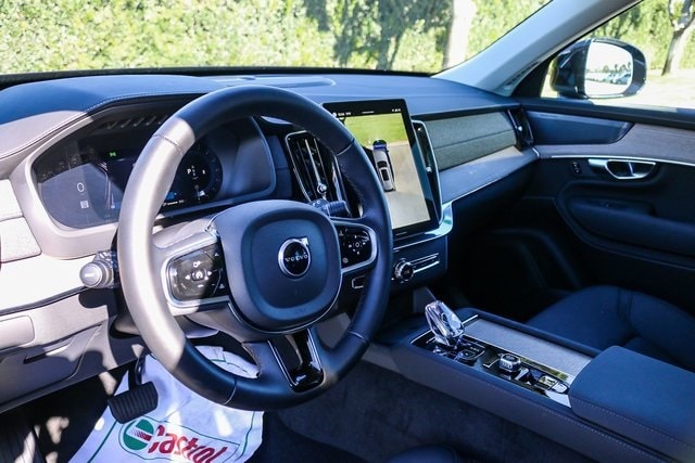2025 Volvo XC90 Plus - Photo 25