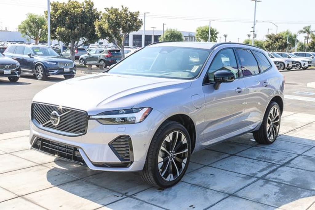 New 2026 Volvo XC60 plug-in hybrid T8 Plus SUV