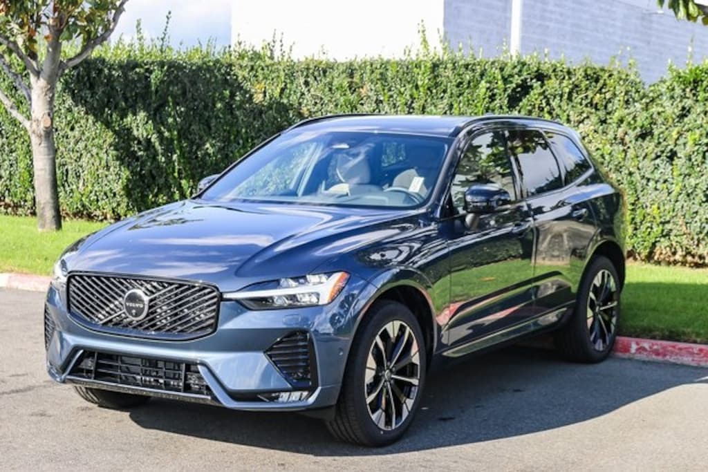 New 2026 Volvo XC60 B5 Plus SUV