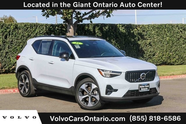 2025 Volvo XC40 Plus