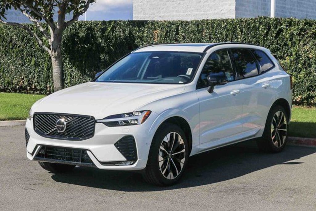 New 2026 Volvo XC60 B5 Plus SUV