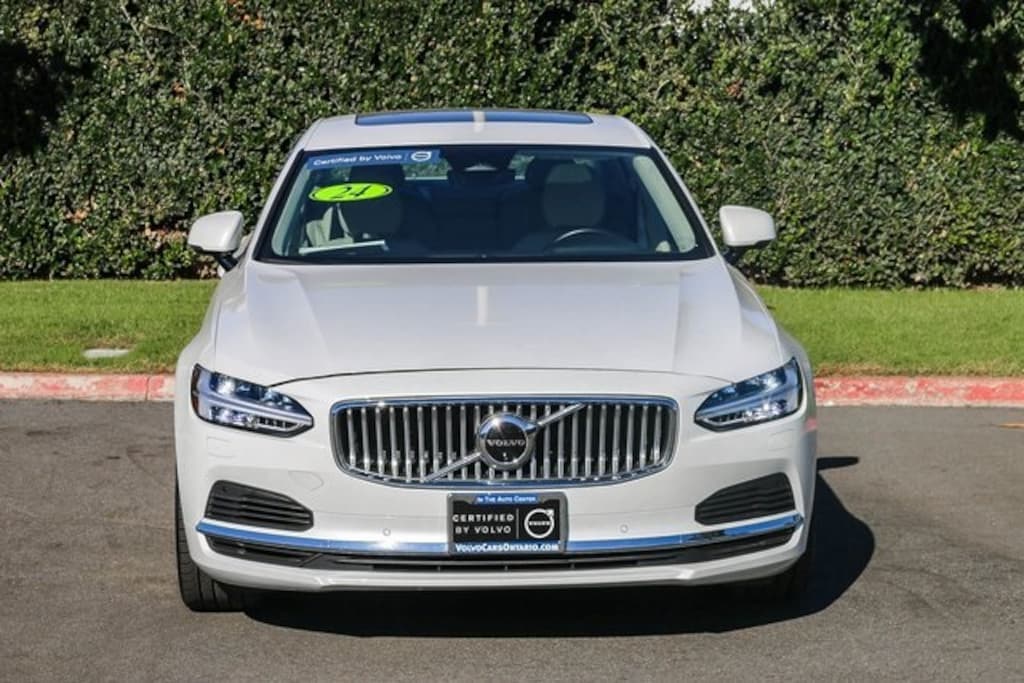 Certified 2024 Volvo S90 plug-in hybrid Sedan