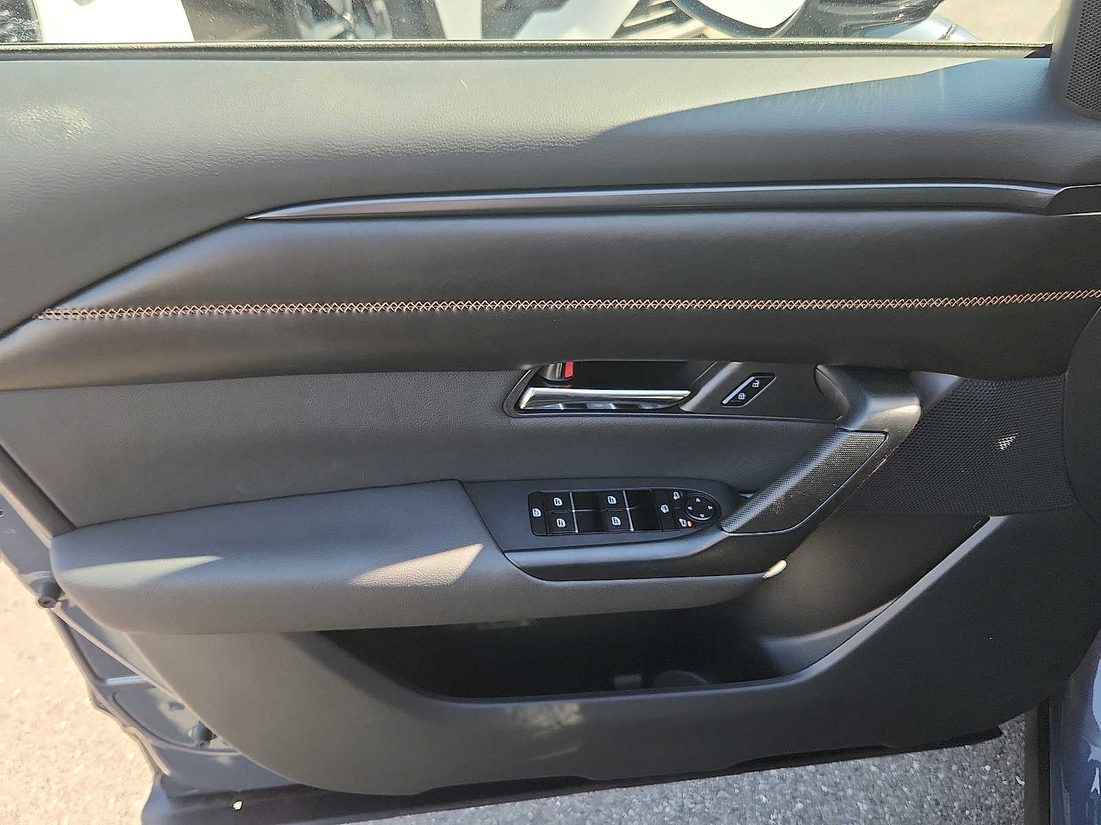 2025 Mazda CX-50 Premium Plus - Photo 12