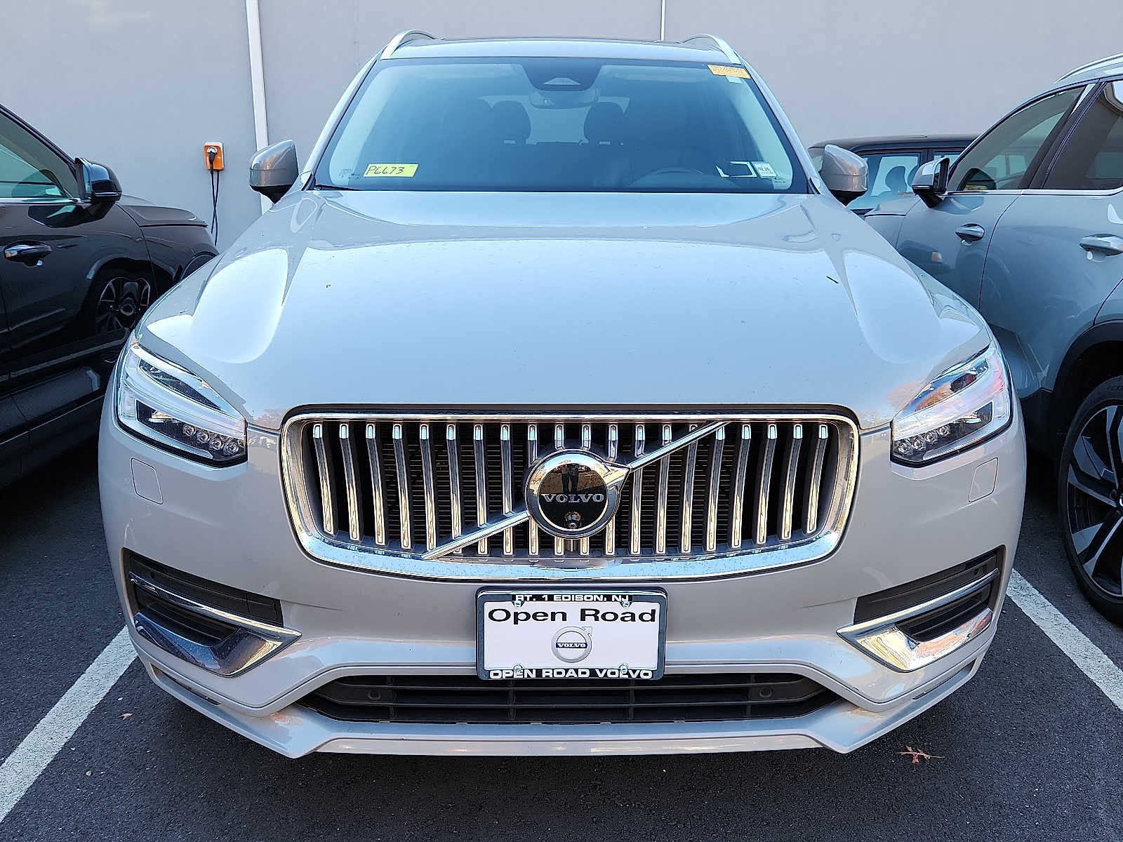 2024 Volvo XC90 Plus photo 2