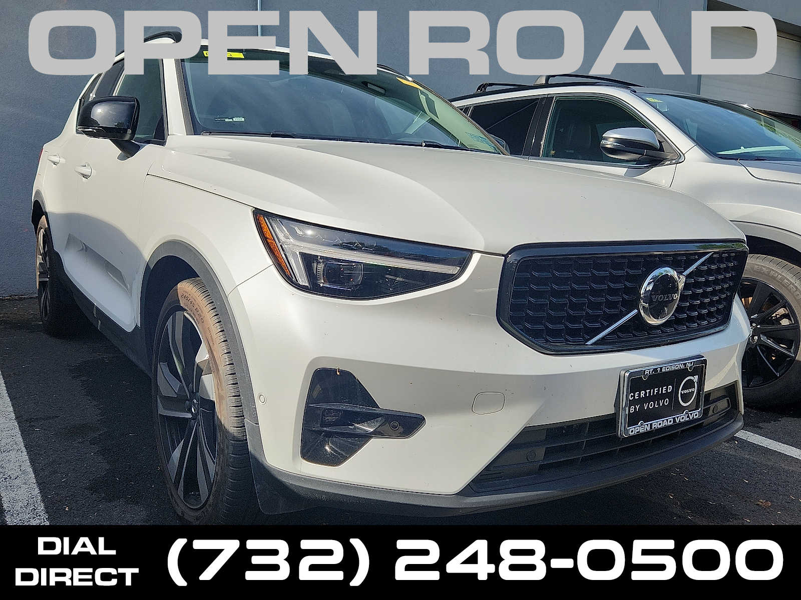 2023 Volvo XC40 B5 Ultimate Dark AWD's photo