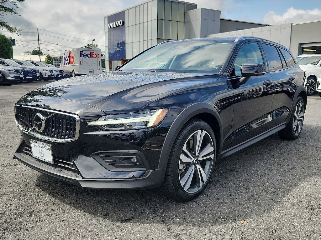 Certified 2024 Volvo V60 Cross Country B5 Plus Wagon