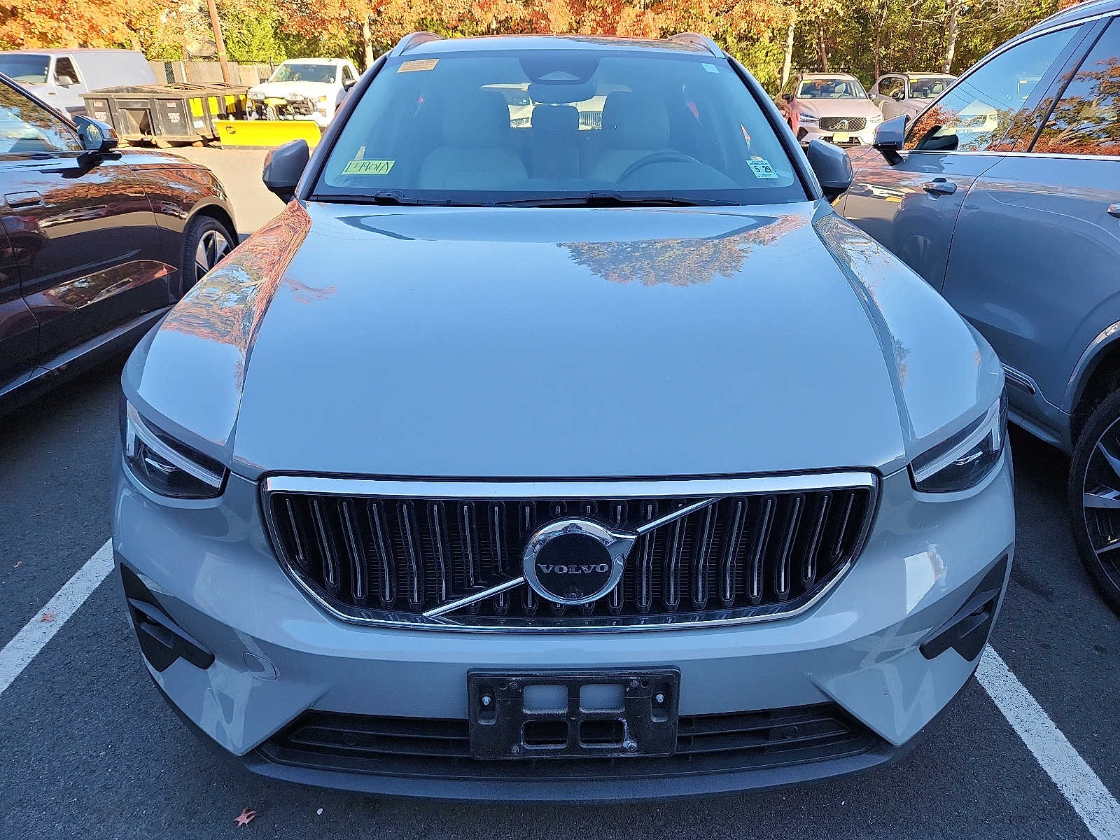 2024 Volvo XC40 Ultimate photo 2